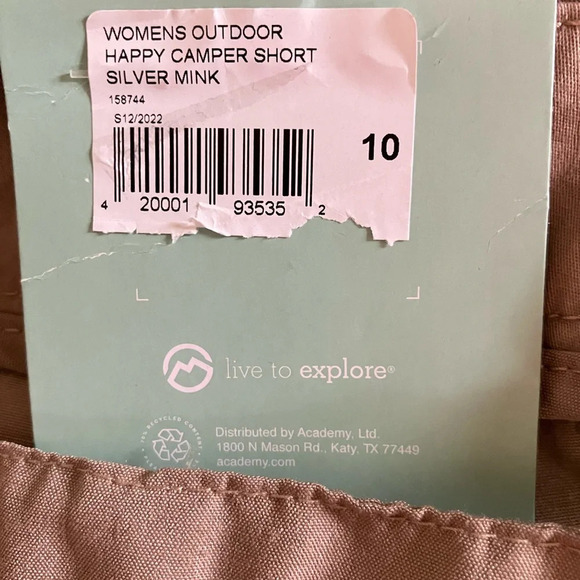 2 For $20 NWT Woman’s Magellan Outdoors Happy Camper 4”Khaki Hiking Shorts - Picture 8 of 9